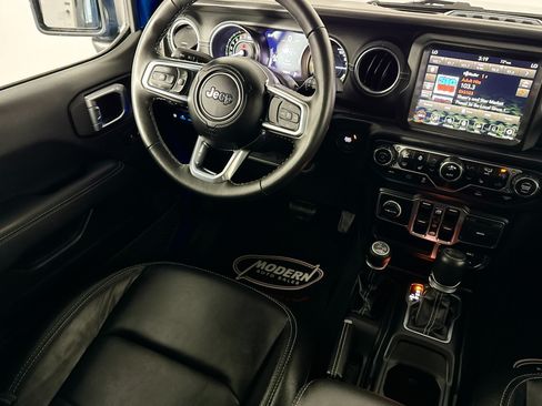 Used 2023 Jeep Wrangler Unlimited Sahara w/ Dual Top Group AWD/4WD image 30