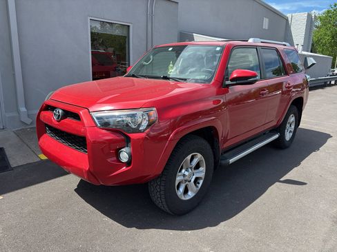 Used 2018 Toyota 4Runner SR5 Premium image 2