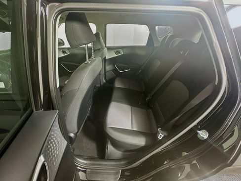 Used 2025 Kia Soul LX w/ LX Technology Package FWD image 26