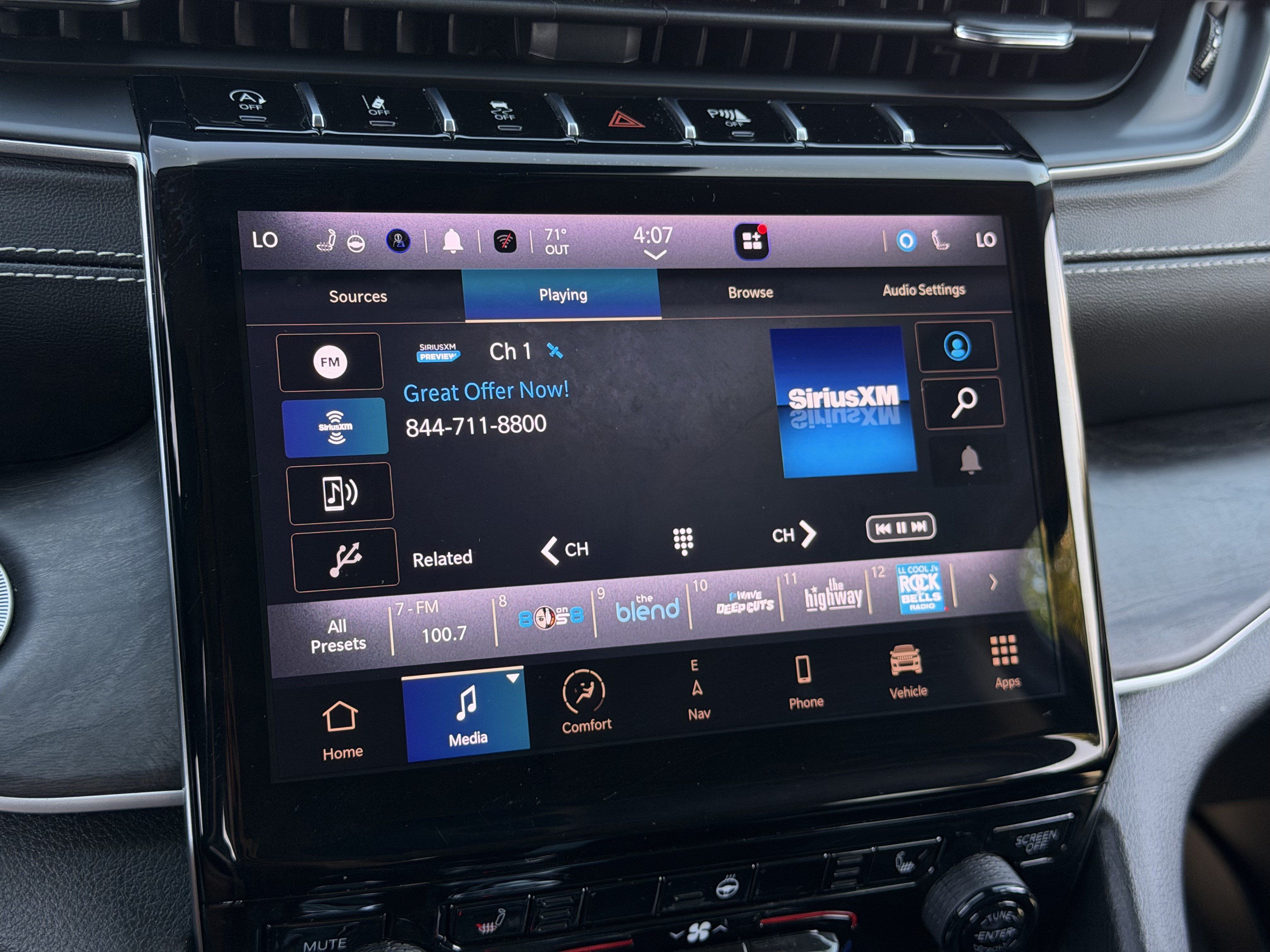 Used 2023 Jeep Grand Cherokee Limited AWD/4WD image 25