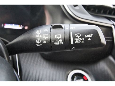 Used 2025 Jeep Grand Cherokee Altitude RWD image 18