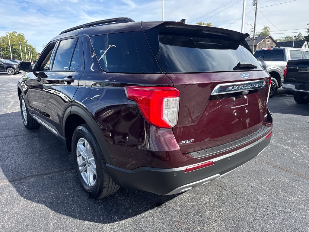Used 2023 Ford Explorer XLT w/ Equipment Group 202A AWD/4WD image 9