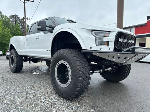 Used 2022 Ford F250 Lariat w/ Lariat Ultimate Package AWD/4WD image 11