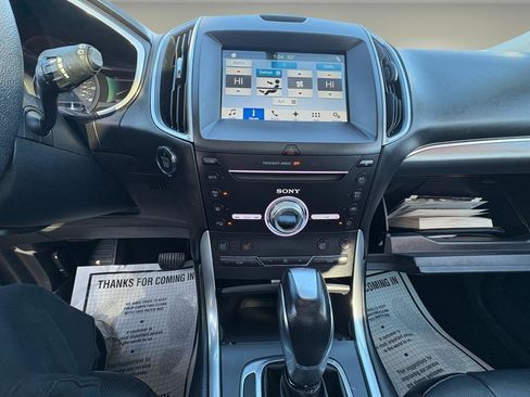 Used 2017 Ford Edge Titanium w/ Equipment Group 301A AWD/4WD image 18
