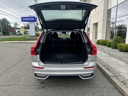 Used 2025 Volvo XC60 B5 Plus AWD/4WD image 5