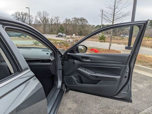 Used 2024 Nissan Altima 2.5 SV image 55