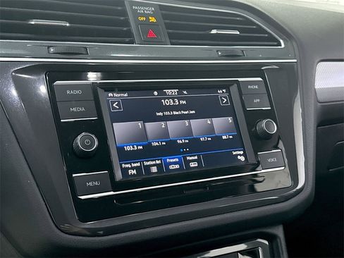 Used 2022 Volkswagen Tiguan S image 17