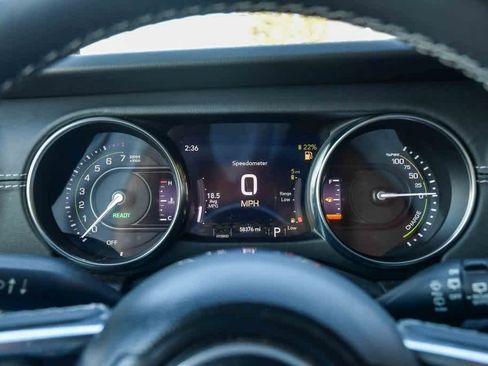 Used 2023 Jeep Wrangler Sahara image 31