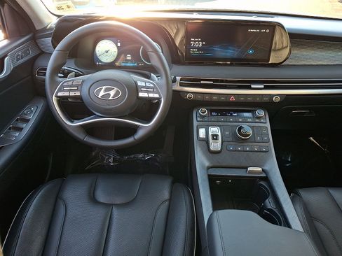 Used 2023 Hyundai Palisade Limited FWD image 12
