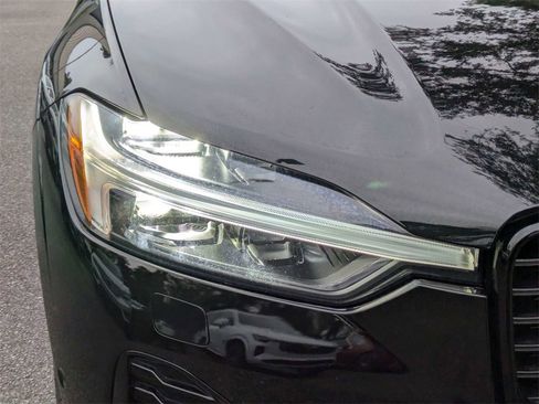 Certified 2023 Volvo XC60 B5 Ultimate w/ Climate Package image 10