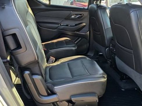 Used 2023 Chevrolet Traverse Premier AWD/4WD image 16