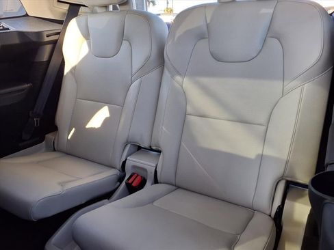 Used 2016 Volvo XC90 T6 Momentum w/ Momentum Plus Package image 12
