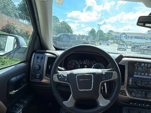 Used 2018 GMC Sierra 1500 Denali w/ Denali Ultimate Package AWD/4WD image 29