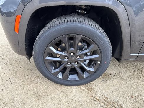 New 2026 Jeep Grand Cherokee Limited AWD/4WD image 9