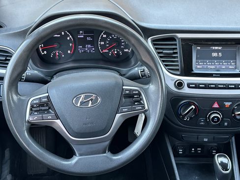 Used 2022 Hyundai Accent SE FWD image 14
