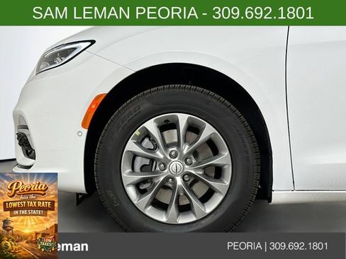 New 2026 Chrysler Pacifica Select image 31