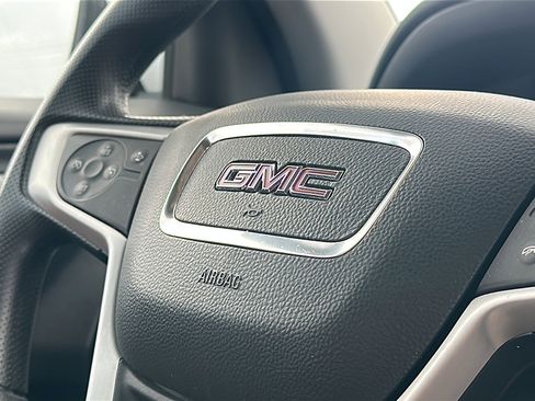 Used 2024 GMC Terrain SLE image 26
