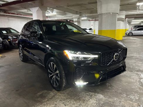 Certified 2025 Volvo XC60 B5 Plus image 2