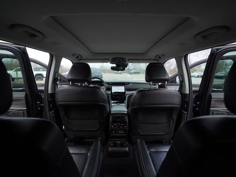 Used 2022 Jeep Grand Cherokee L Limited image 25