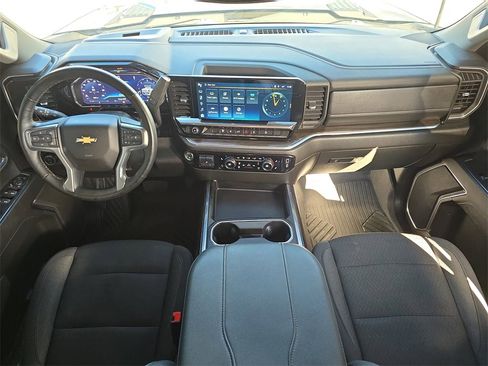 Used 2024 Chevrolet Silverado 2500 LT image 9