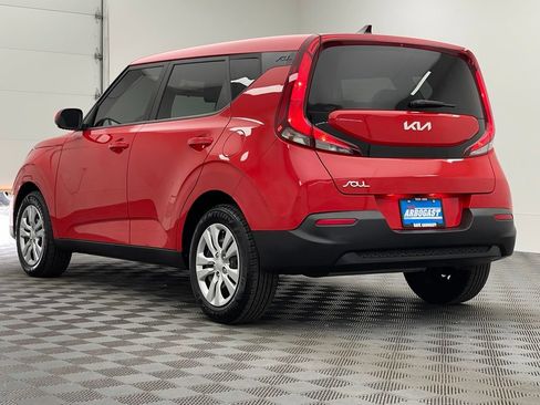 Used 2022 Kia Soul LX FWD image 9