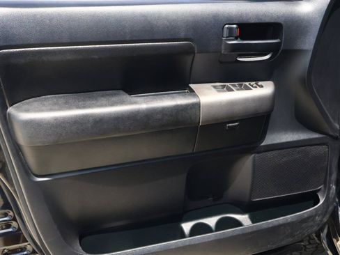Used 2010 Toyota Tundra 4x4 Double Cab image 13