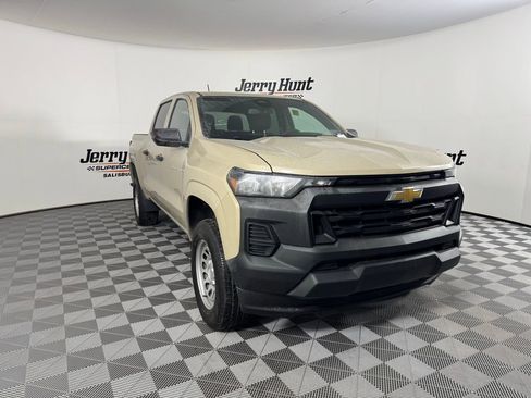 Used 2024 Chevrolet Colorado W/T image 7