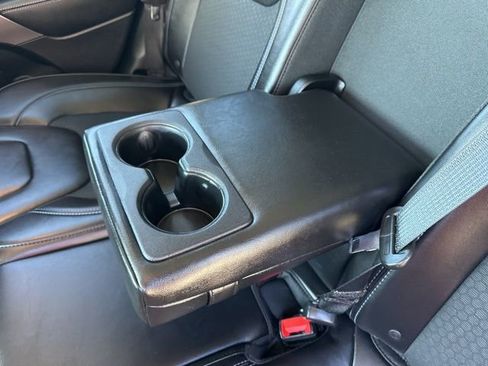 Used 2019 Jeep Cherokee Latitude Plus image 31