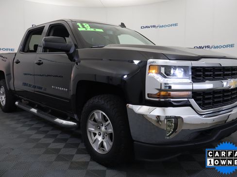 Used 2018 Chevrolet Silverado 1500 LT w/ All Star Edition AWD/4WD image 3