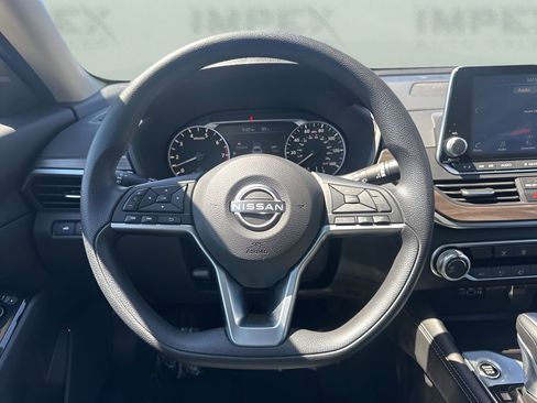 Used 2023 Nissan Altima 2.5 SV image 13