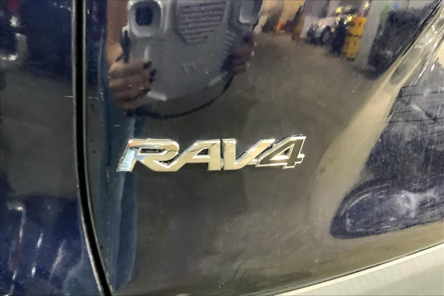 Certified 2021 Toyota RAV4 XLE Premium AWD/4WD image 31