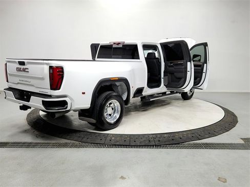 Used 2025 GMC Sierra 3500 Denali w/ Technology Package image 15