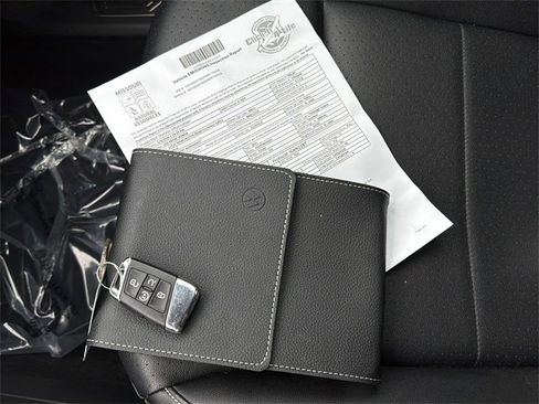 Used 2021 Volkswagen Atlas SE w/ Towing Package image 34