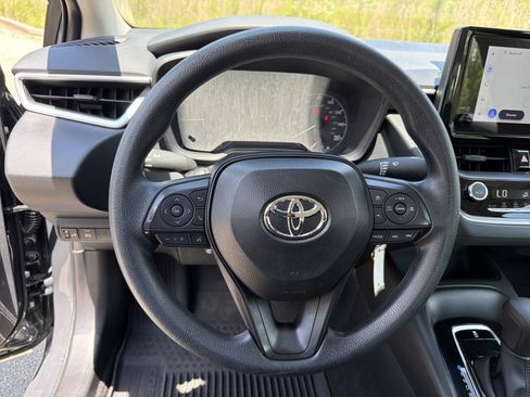Used 2025 Toyota Corolla LE FWD image 22