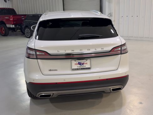 Used 2023 Lincoln Nautilus FWD w/ Premium Package image 8