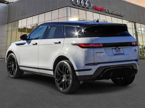 Used 2022 Land Rover Range Rover Evoque SE image 2