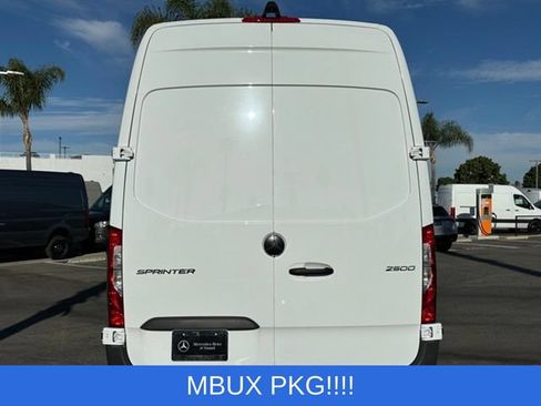 Used 2025 Mercedes-Benz Sprinter 2500 image 4