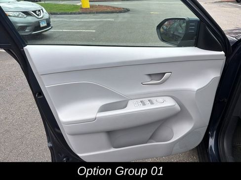 Used 2025 Hyundai Kona SEL image 11