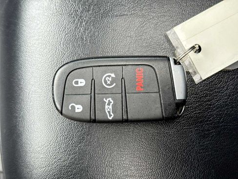 Used 2019 Dodge Charger SXT w/ Blacktop Package AWD/4WD image 35