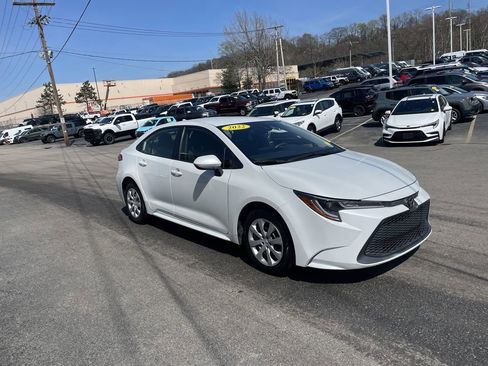 Used 2022 Toyota Corolla LE FWD image 6