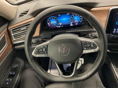 Used 2025 Volkswagen Atlas SE AWD/4WD image 20