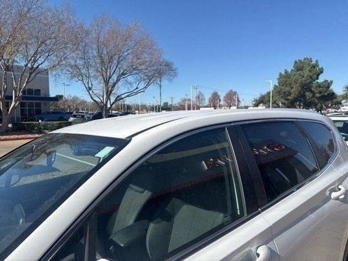 Used 2019 Hyundai Santa Fe SE image 3