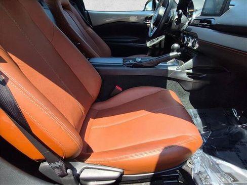 Used 2022 MAZDA MX-5 Miata Grand Touring w/ Weather Package RWD image 15