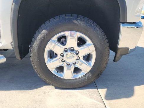 Used 2020 Chevrolet Silverado 2500 LTZ w/ LTZ Plus Package AWD/4WD image 19