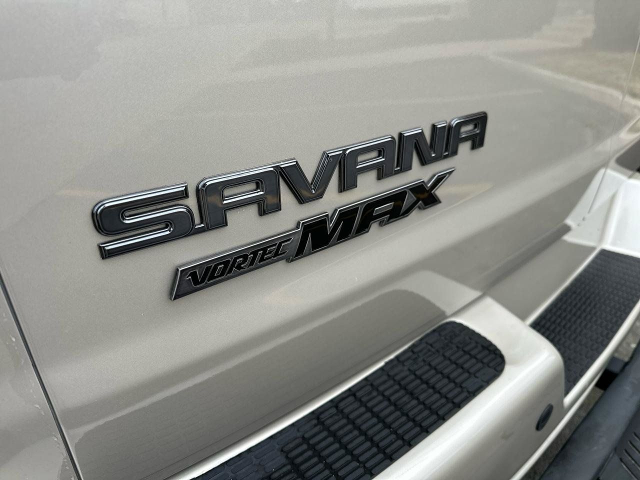Used 2023 GMC Savana 2500 RWD image 14