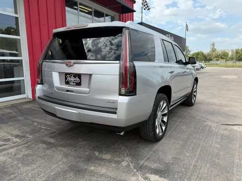 Used 2016 Cadillac Escalade Platinum AWD/4WD image 7