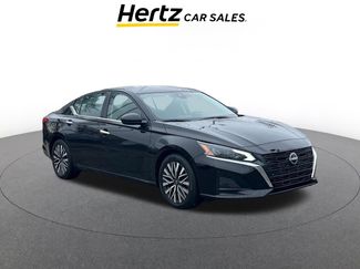Used 2025 Nissan Altima 2.5 SV video 1