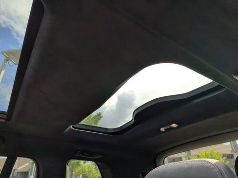 Used 2021 BMW X7 M50i w/ Dynamic Handling Package image 29