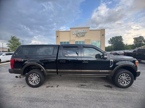 Used 2017 Ford F250 King Ranch w/ King Ranch Ultimate Package AWD/4WD image 1