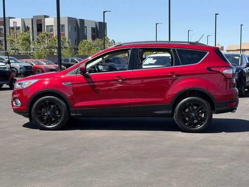 Used 2018 Ford Escape SEL image 2